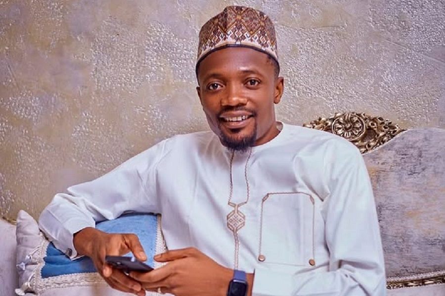 Salaires, polygamie, voitures de luxe, plongée dans la vie spectaculaire d’Ahmed Musa